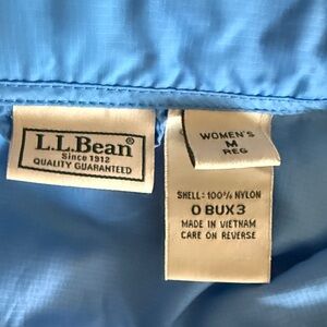 Packable LL Bean Women's Sky Blue Nylon Outerwear